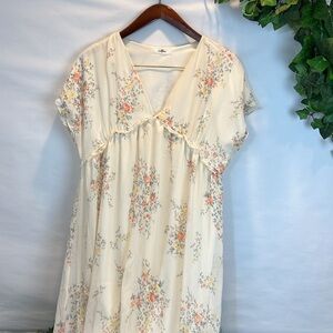 Geegee Cream Maxi Dress floral